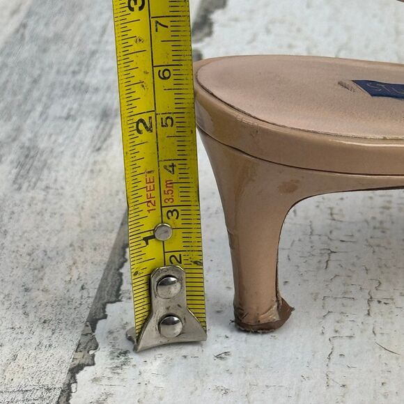 Stuart Weitzman Nude Patent Slingback low Heels Size 8.5 - Picture 10 of 10